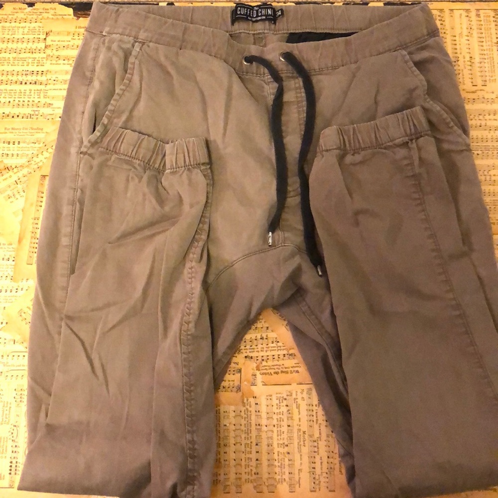 The Cuffed Chino dark tan joggers